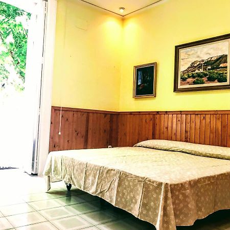 Hostal Marques De Campo Dénia Extérieur photo